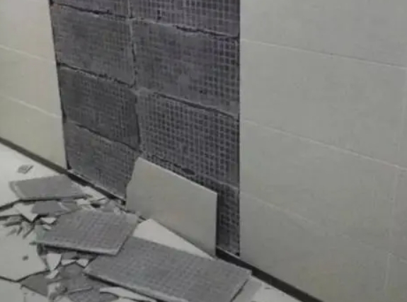 江达瓷砖空鼓维修公司分享下江达墙砖松动维修的知识